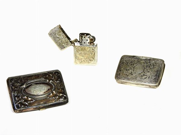 Due tabacchiere in argento  - Asta Un antico casale: arredi e collezioni - II - III - Maison Bibelot - Casa d'Aste Firenze - Milano