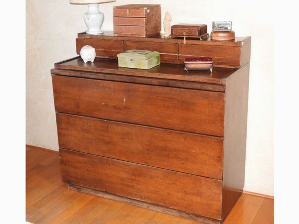 Walnut Chest of Drawers  - Auction An antique casale: Furniture and Collections - I - II - Maison Bibelot - Casa d'Aste Firenze - Milano