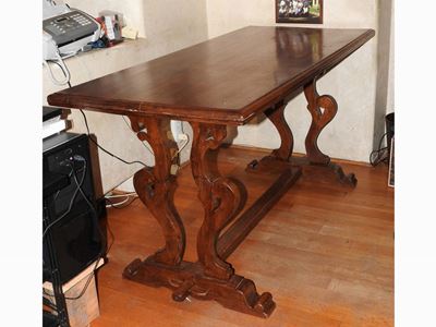 Tavolo a Fratina in Noce
