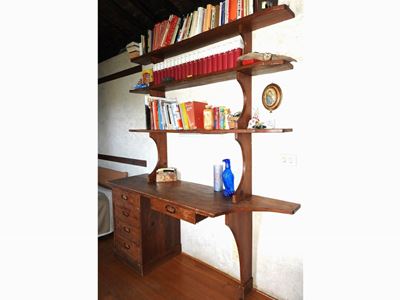 Scrivania in Legno Tenero con Alzata