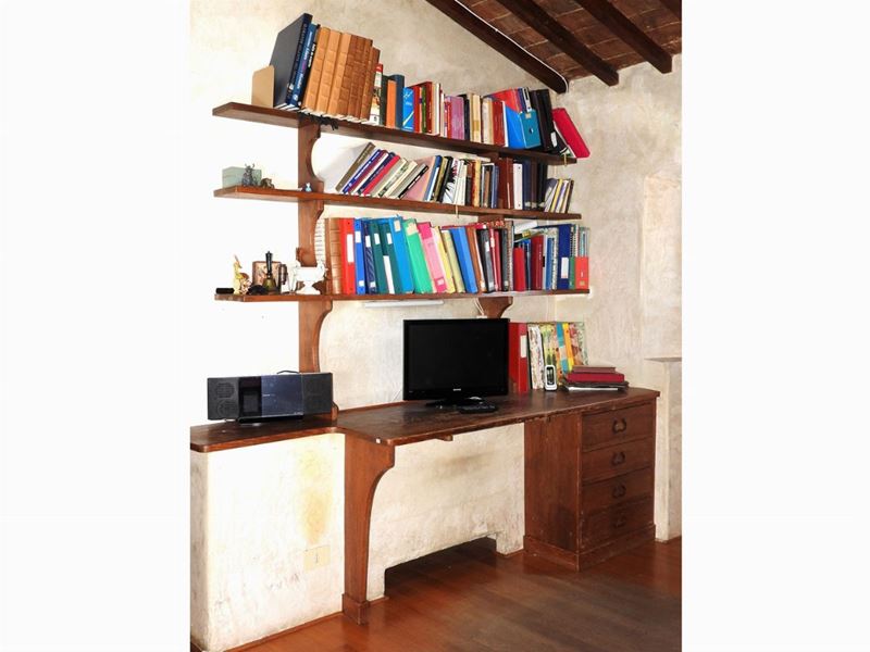 Scrivania in Legno Tenero con Alzata