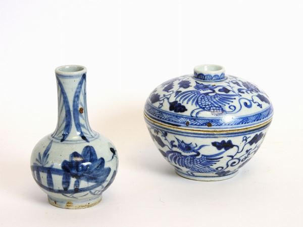 Lotto di oggetti in porcellana cinese antica