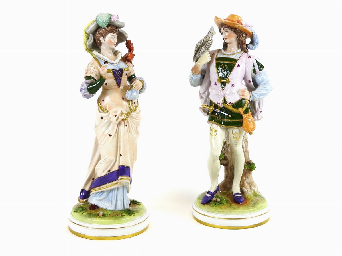 Coppia di Figure in Porcellana Policroma
