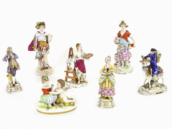 Seven Painted Porcelain Figural Groups  - Auction An antique casale: Furniture and Collections - I - II - Maison Bibelot - Casa d'Aste Firenze - Milano