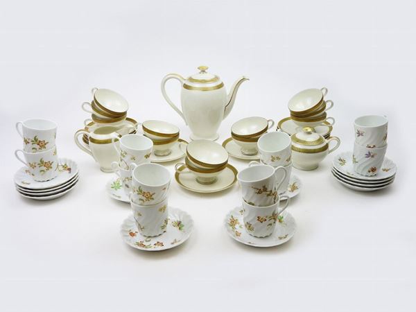 Porcelain Lot  - Auction An antique casale: Furniture and Collections - I - II - Maison Bibelot - Casa d'Aste Firenze - Milano