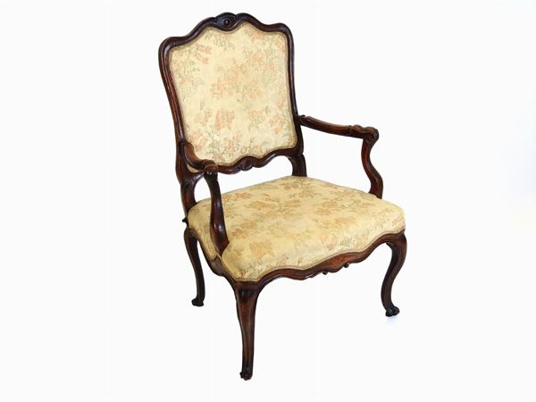 Walnut Armchair  (mid 18th Century)  - Auction An antique casale: Furniture and Collections - I - II - Maison Bibelot - Casa d'Aste Firenze - Milano