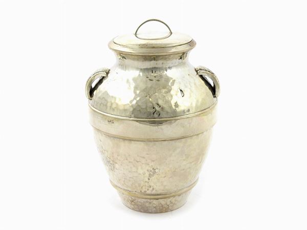 Silver Pot  - Auction An antique casale: Furniture and Collections - II - III - Maison Bibelot - Casa d'Aste Firenze - Milano