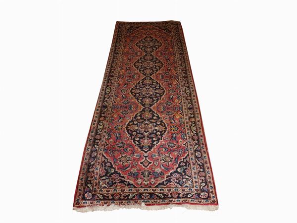 Persian Keishan Long Carpet  - Auction An antique casale: Furniture and Collections - II - III - Maison Bibelot - Casa d'Aste Firenze - Milano