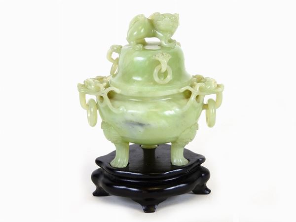 Carved Jade Incense Burner  (China, 19th Century)  - Auction An antique casale: Furniture and Collections - II - III - Maison Bibelot - Casa d'Aste Firenze - Milano