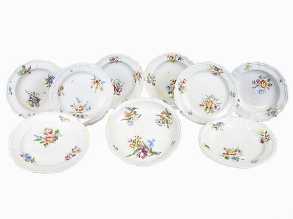Lot of Porcelain Dishes  (Doccia, Ginori Manufacture, 18th/19th Century)  - Auction An antique casale: Furniture and Collections - II - III - Maison Bibelot - Casa d'Aste Firenze - Milano