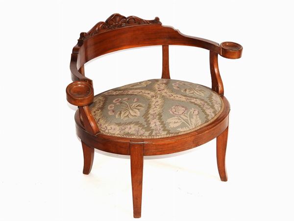 Small Walnut Tub Armchair  (mid 19th Century)  - Auction An antique casale: Furniture and Collections - I - II - Maison Bibelot - Casa d'Aste Firenze - Milano