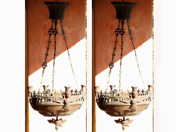 Coppia di lucerne in bronzo e altri metalli  - Asta Un antico casale: arredi e collezioni - I - II - Maison Bibelot - Casa d'Aste Firenze - Milano