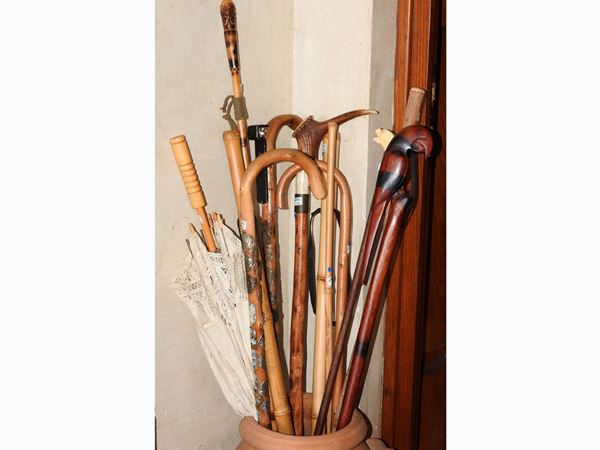 Lot of Walking Sticks  - Auction An antique casale: Furniture and Collections - I - II - Maison Bibelot - Casa d'Aste Firenze - Milano