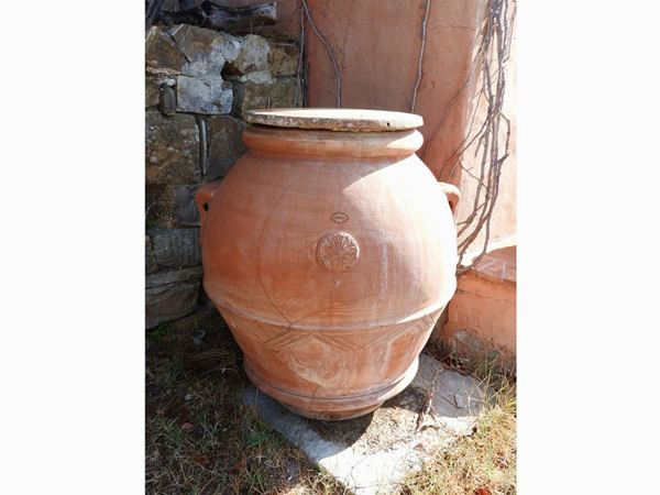 Terracotta Jar  (Impruneta Manufacture, Ditta Ugo Poggi)  - Auction An antique casale: Furniture and Collections - I - II - Maison Bibelot - Casa d'Aste Firenze - Milano