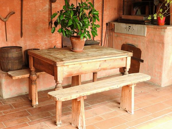 Tavolo rustico in legno  - Asta Un antico casale: arredi e collezioni - I - II - Maison Bibelot - Casa d'Aste Firenze - Milano