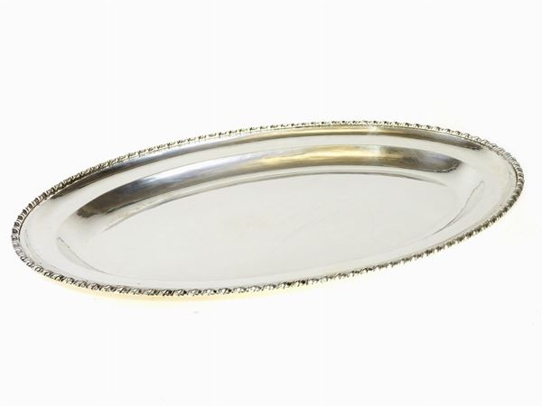 Vassoio ovale in argento  - Asta Un antico casale: arredi e collezioni - II - III - Maison Bibelot - Casa d'Aste Firenze - Milano