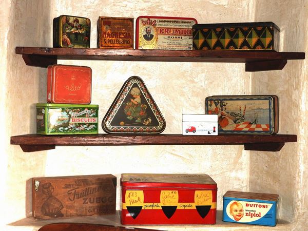 Collection of Old Tin Boxes (11)  - Auction An antique casale: Furniture and Collections - I - II - Maison Bibelot - Casa d'Aste Firenze - Milano