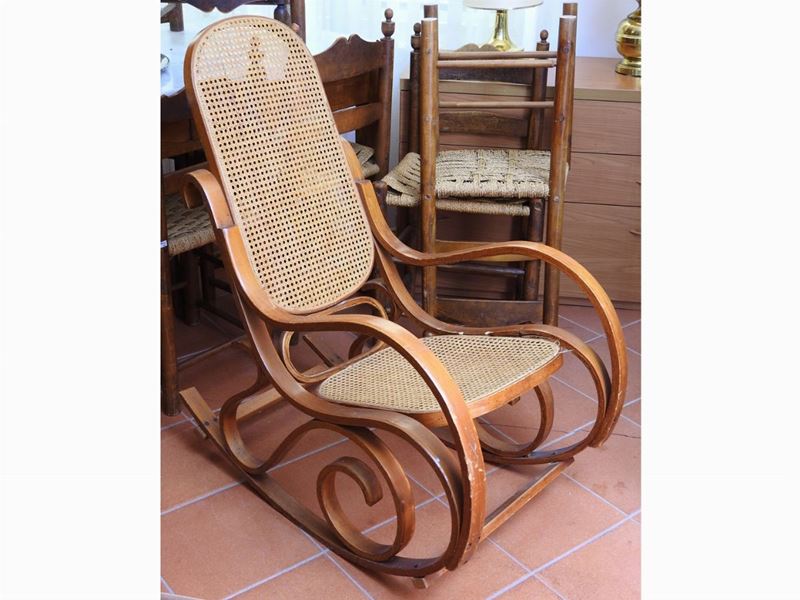 Sedia a Dondolo in Faggio Curvato