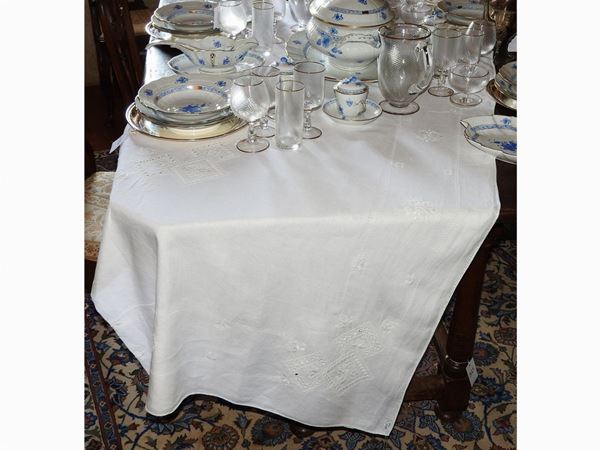 Three Linen Tablecloth  - Auction An antique casale: Furniture and Collections - I - II - Maison Bibelot - Casa d'Aste Firenze - Milano
