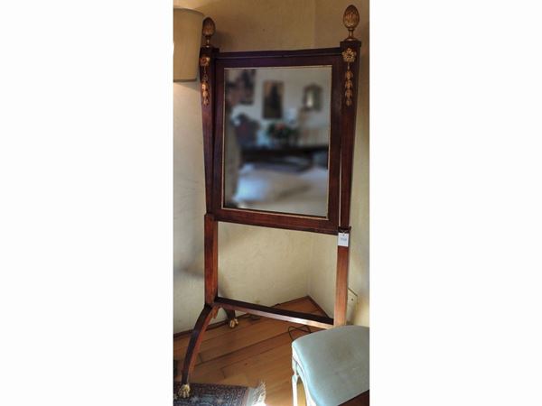 Walnut Veneered Toilet Mirror  (early 19th Century)  - Auction An antique casale: Furniture and Collections - II - III - Maison Bibelot - Casa d'Aste Firenze - Milano