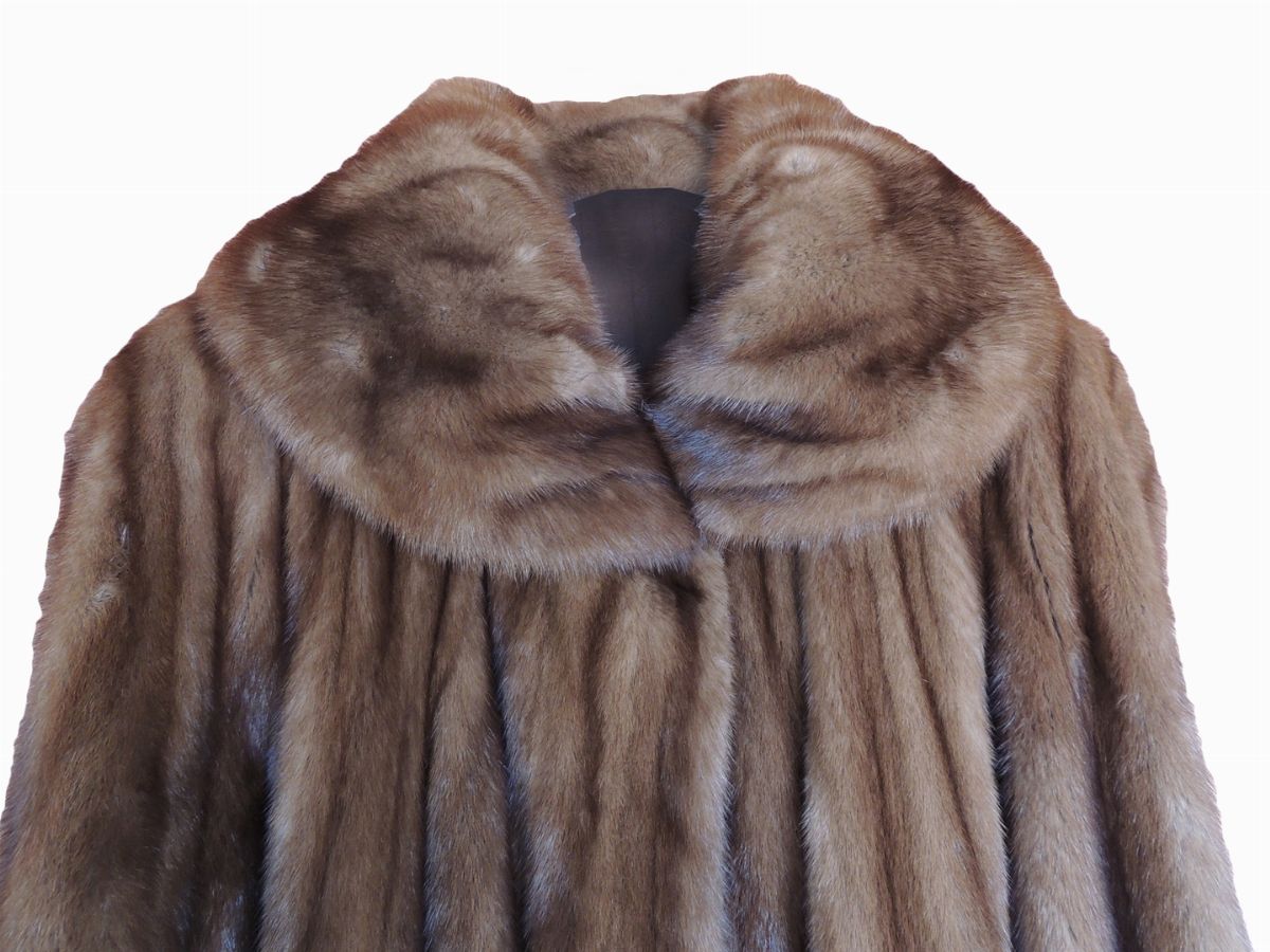 Lungo Cappotto in Visone Marrone