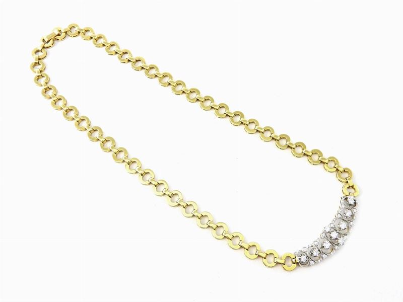 Girocollo in Oro Giallo con Motivo Centrale in Oro Bianco con Diamanti