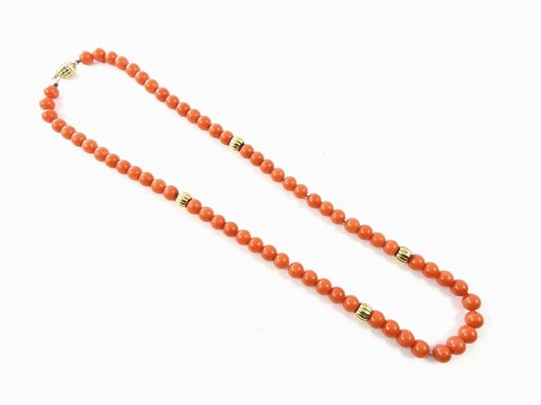 Red coral necklace with yellow gold rimmed clasp and beads