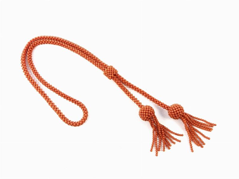 Collana Formata da Piccole Sfere di Corallo Rosso Intrecciate