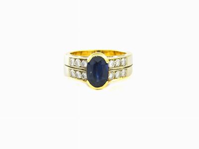 Anello in Oro Giallo con Diamanti e Zaffiro