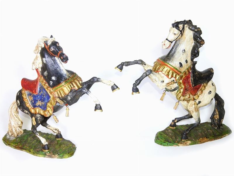 Coppia di Cavallini in Legno Tenero Policromo