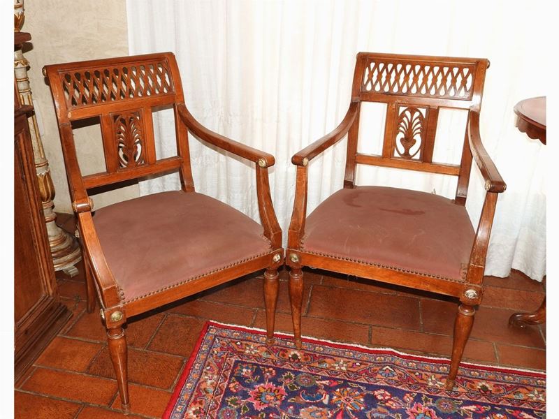 Serie di Quattro Poltroncine in Noce in Parte Dorato