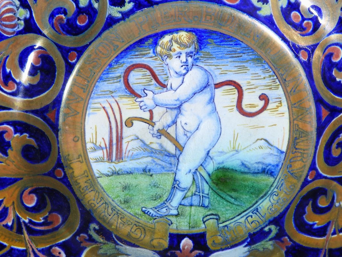 Piatto in Terracotta Smaltata a Lustro