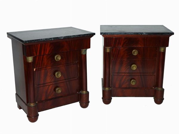 Pair of Mahogany Veneered Night Tables  - Auction The collector's house: Antique, Modern and Oriental Art - Lots: 450-673 - III - Maison Bibelot - Casa d'Aste Firenze - Milano