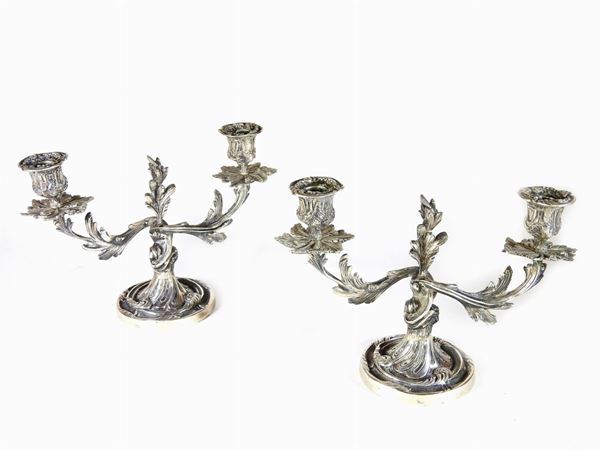 Coppia di candelabri in argento  - Asta Un antico casale: arredi e collezioni - II - III - Maison Bibelot - Casa d'Aste Firenze - Milano