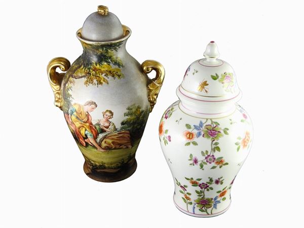 Two Painted Porcelain Vases  - Auction The collector's house: Antique, Modern and Oriental Art - Lots: 450-673 - III - Maison Bibelot - Casa d'Aste Firenze - Milano