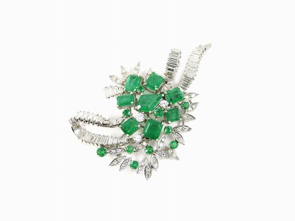 White gold brooch with diamonds and emeralds  (Sixties)  - Auction Jewels and Watches - I - Maison Bibelot - Casa d'Aste Firenze - Milano