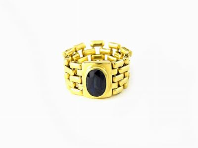 Anello in Oro Giallo con Zaffiro