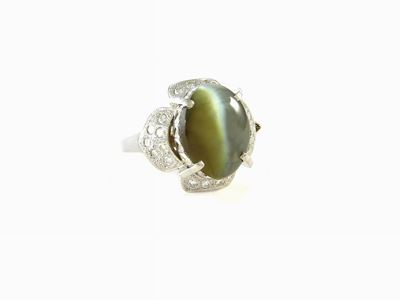 Anello in Platino con Diamanti e Crisoberillo Occhio di Gatto