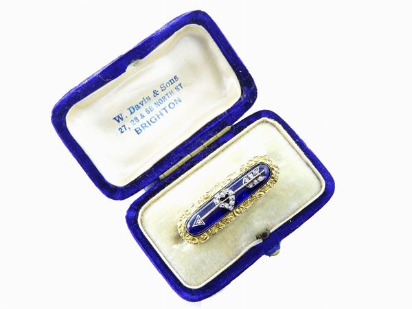 Yellow gold, silver, enamel and diamonds brooch  (first half of 20th century)  - Auction Jewels and Watches - I - Maison Bibelot - Casa d'Aste Firenze - Milano