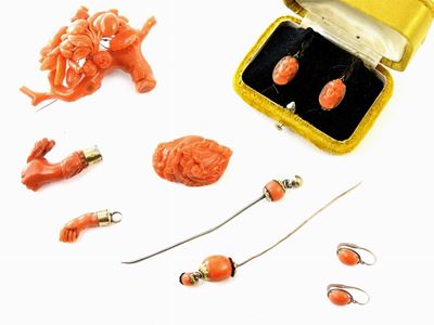 Lotto di Gioielli in Oro Varie Leghe e Corallo Rosso