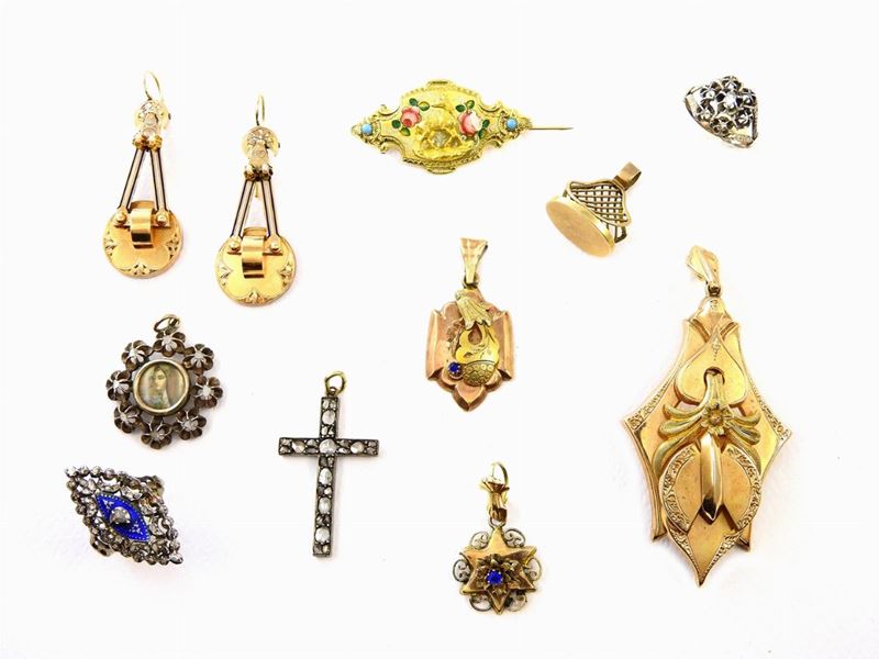Gioielli in Oro Varie Leghe, Argento, Smalti, Diamanti e Pietre Colorate