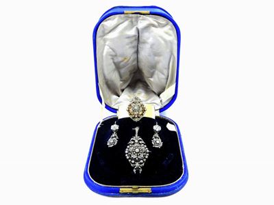 Parure Bracciale, Orecchini e Pendente in Oro Giallo, Argento e Diamanti