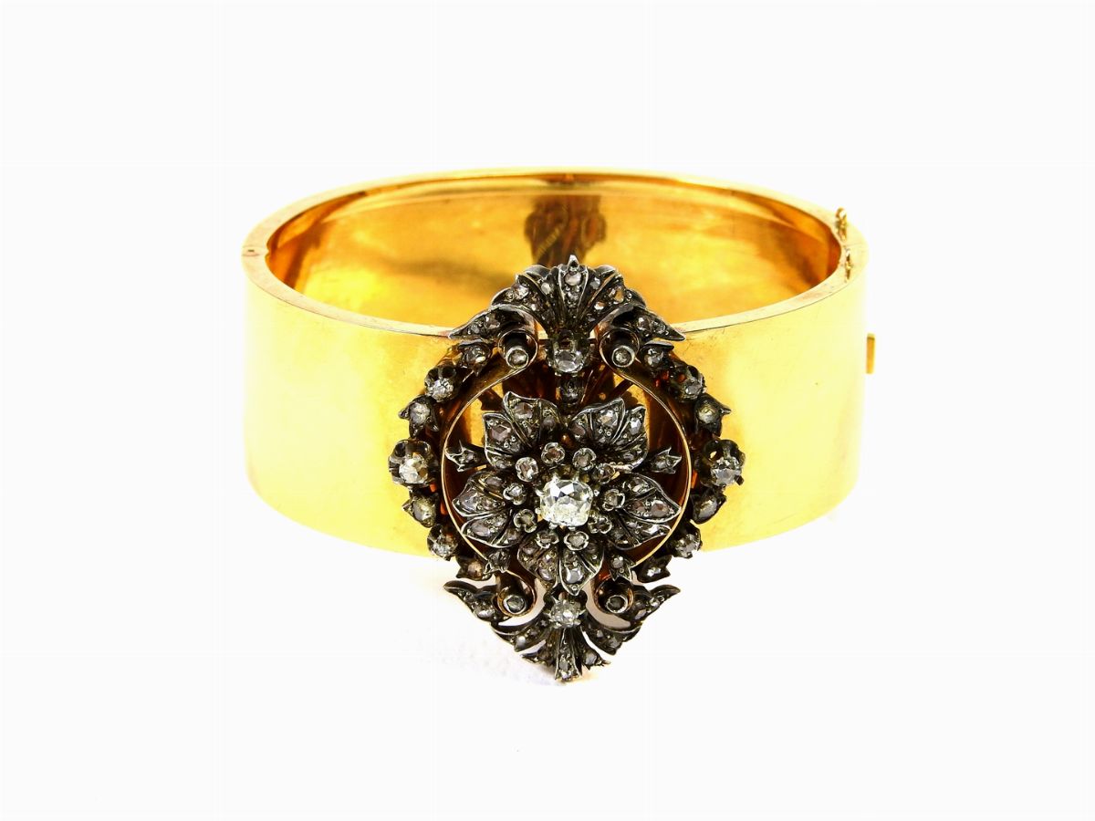 Parure Bracciale, Orecchini e Pendente in Oro Giallo, Argento e Diamanti