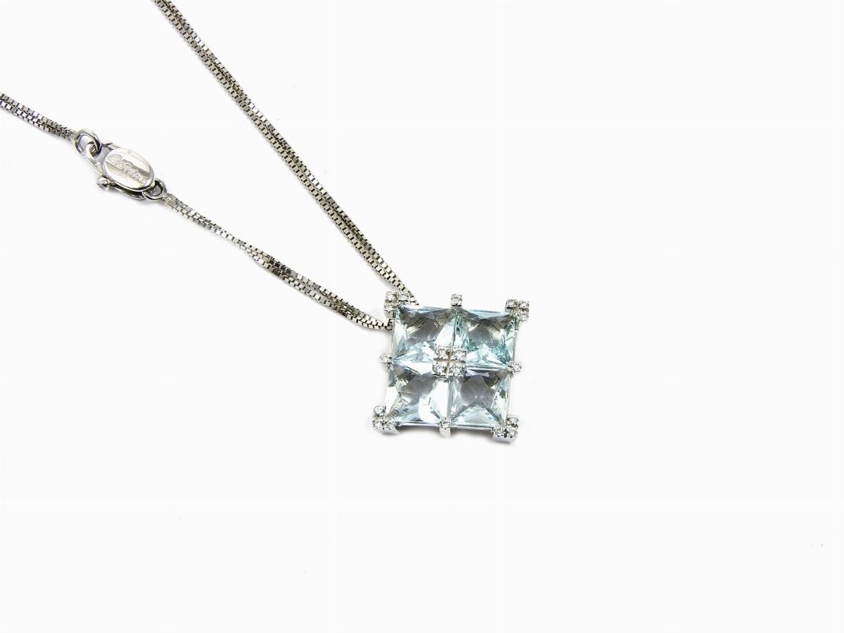 Parure Anello e Girocollo con Pendente in Oro Bianco, Diamanti e Acquamarine