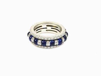 Anello a Fede in Oro Bianco, Diamanti e Zaffiri