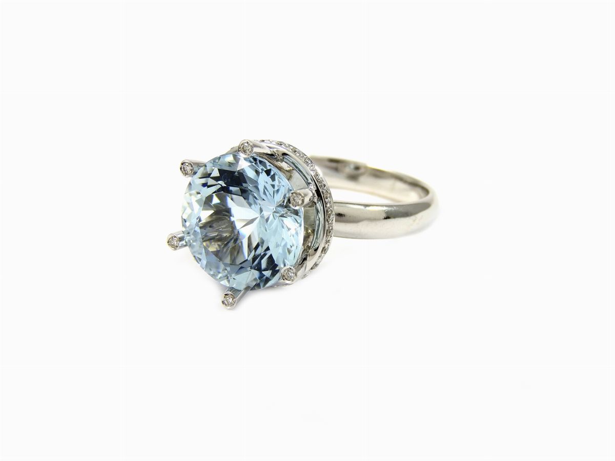 Anello in Oro Bianco, Diamanti e Acquamarina