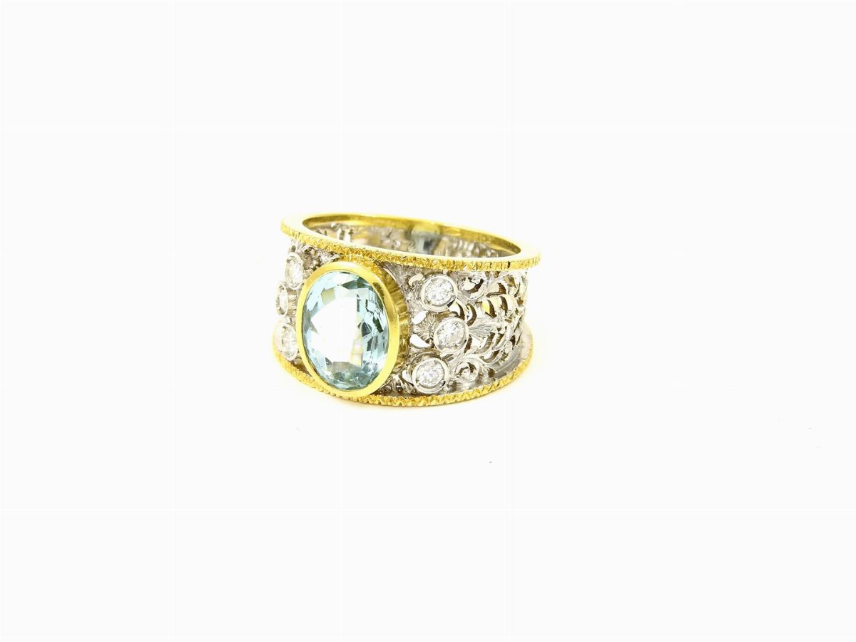 Anello in Oro Giallo e Bianco, Diamanti e Acquamarina