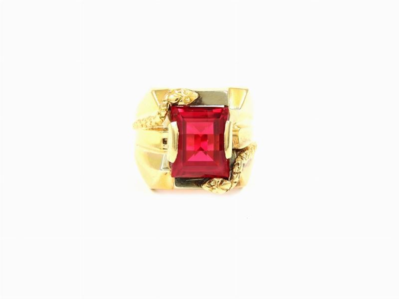 Anello Animalier in Oro Giallo con Rubino Sintetico