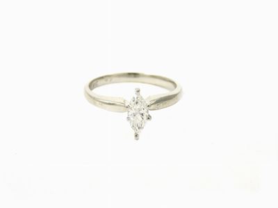 Anello Solitario in Platino con Diamante