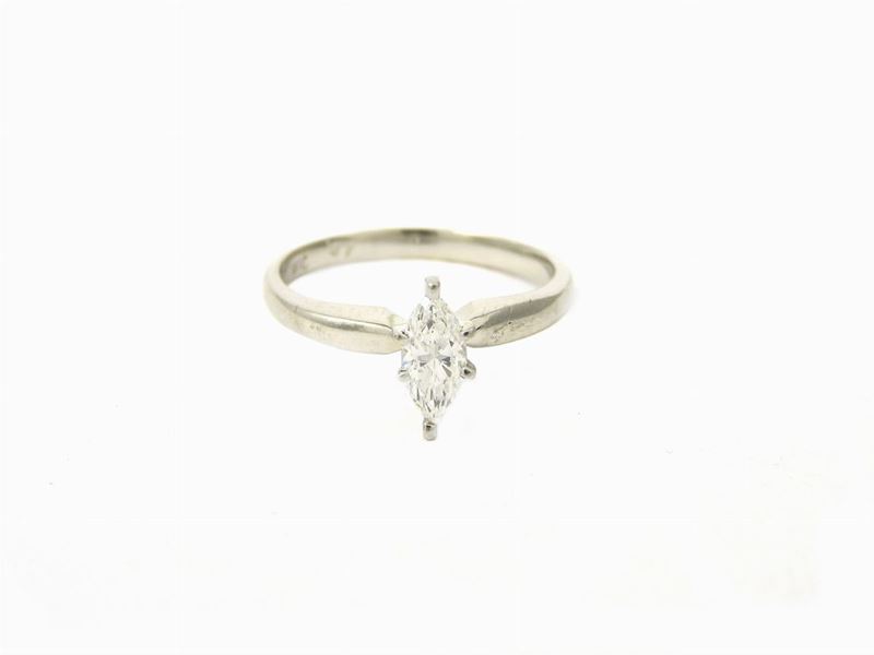 Anello Solitario in Platino con Diamante